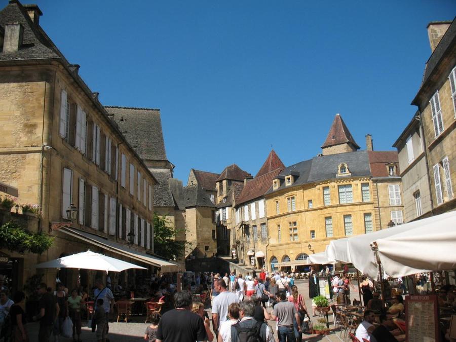 maison sans vis à vis dans centre historique Terrasson Exterior foto