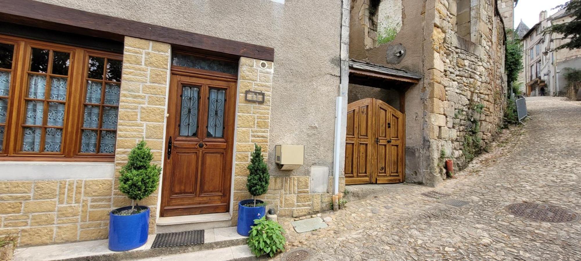 maison sans vis à vis dans centre historique Terrasson Exterior foto