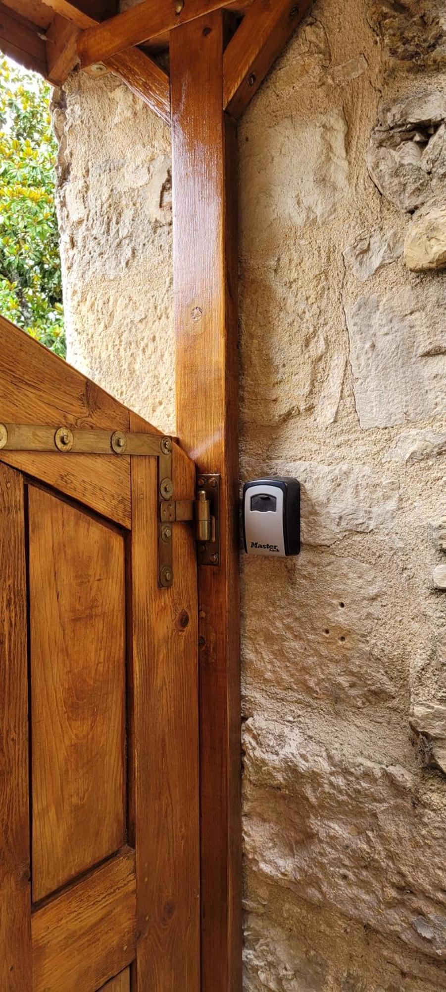 maison sans vis à vis dans centre historique Terrasson Exterior foto